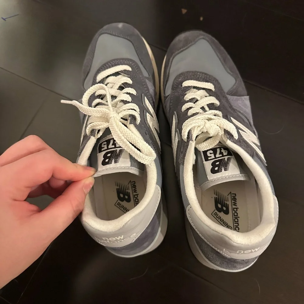 New Balance Women’s 10 Sneakers - Picture 5 of 6